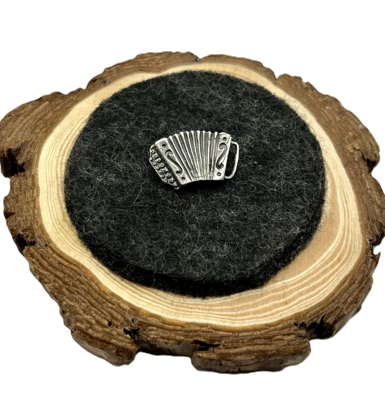 Musiker wissen den Quetschen Pin zu schätzen und zu tragen